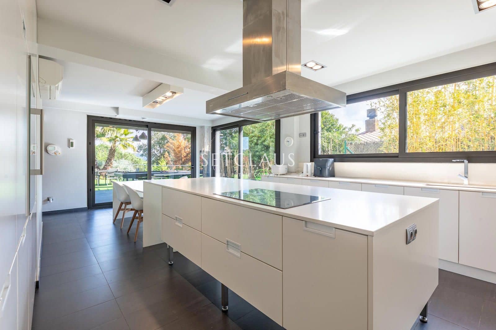 3 bedroom Villa for sale in Argentona with pool garage - € 790,000 (Ref: 9707670)