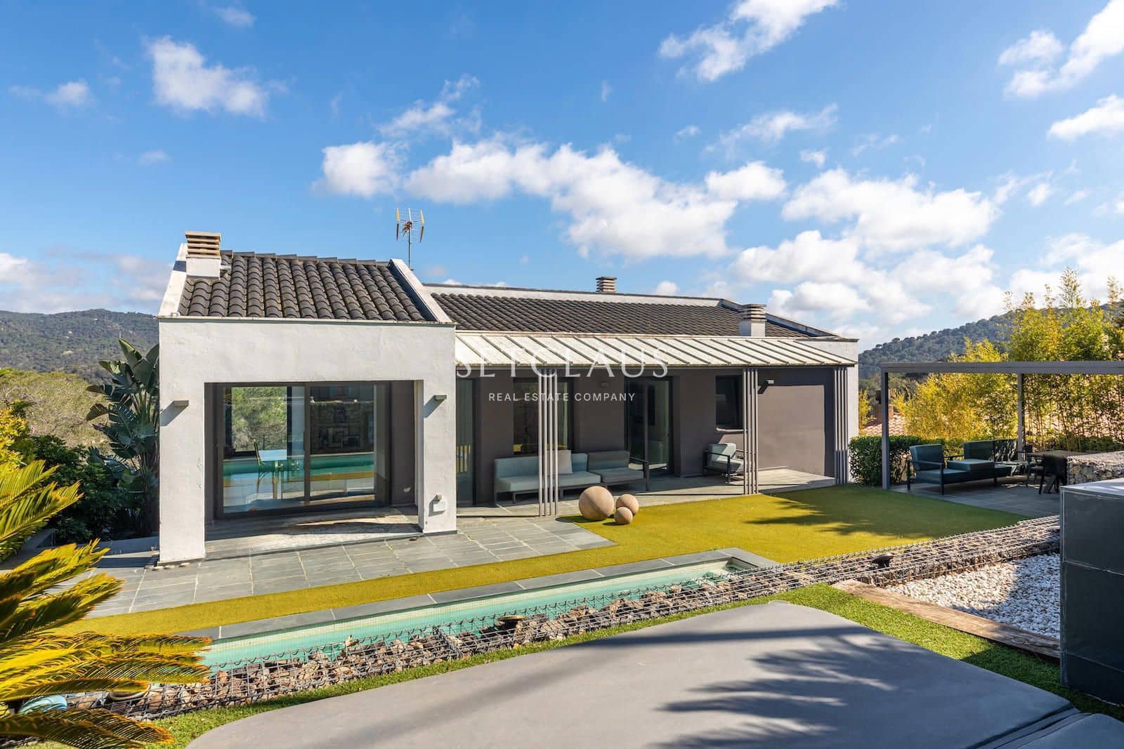 3 bedroom Villa for sale in Argentona with pool garage - € 790,000 (Ref: 9707670)