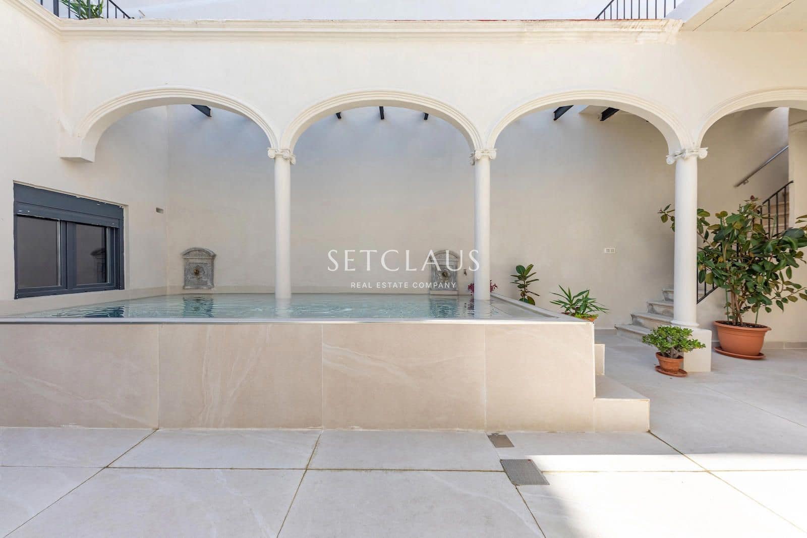 4 bedroom Villa for sale in El Masnou with pool - € 1,290,000 (Ref: 9714178)