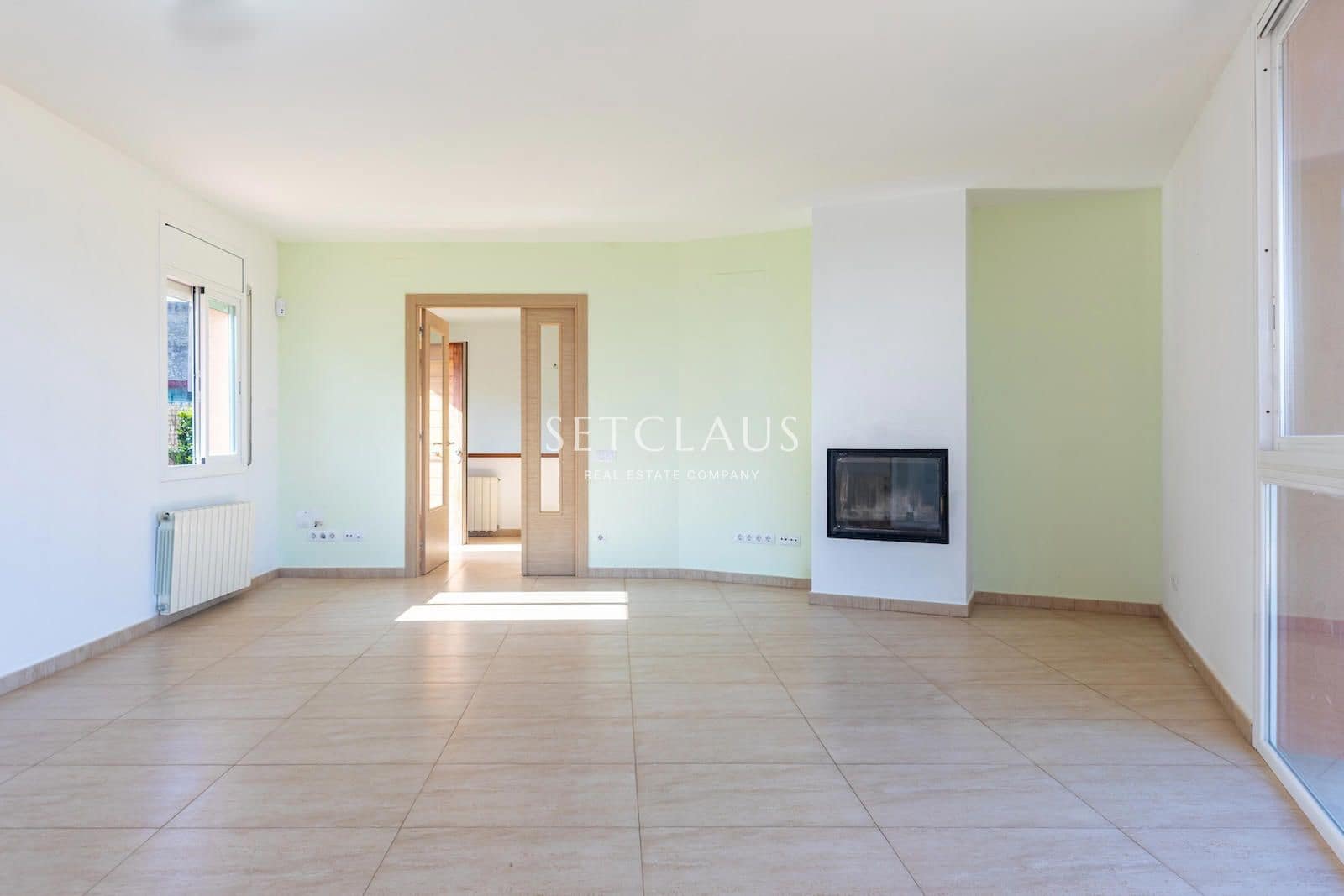 3 bedroom Villa for sale in Vilanova del Valles with garage - € 470,000 (Ref: 9716747)