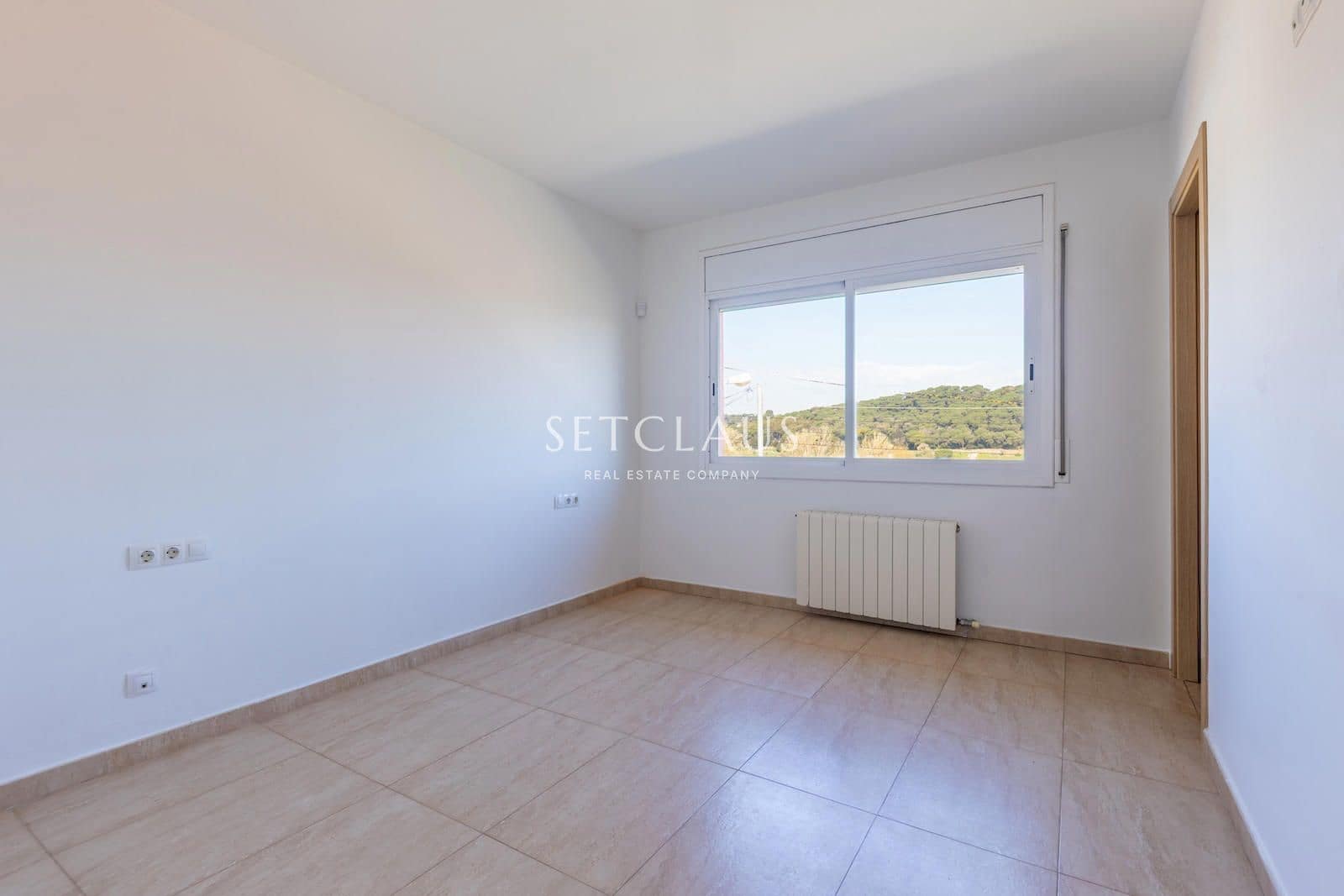 3 bedroom Villa for sale in Vilanova del Valles with garage - € 470,000 (Ref: 9716747)