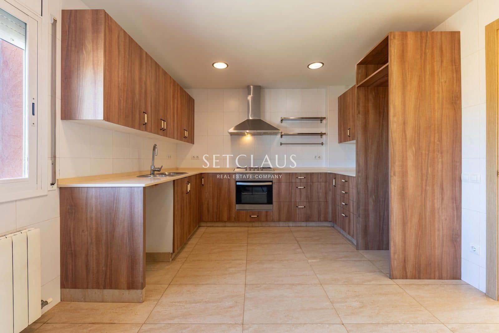 3 bedroom Villa for sale in Vilanova del Valles with garage - € 470,000 (Ref: 9716747)