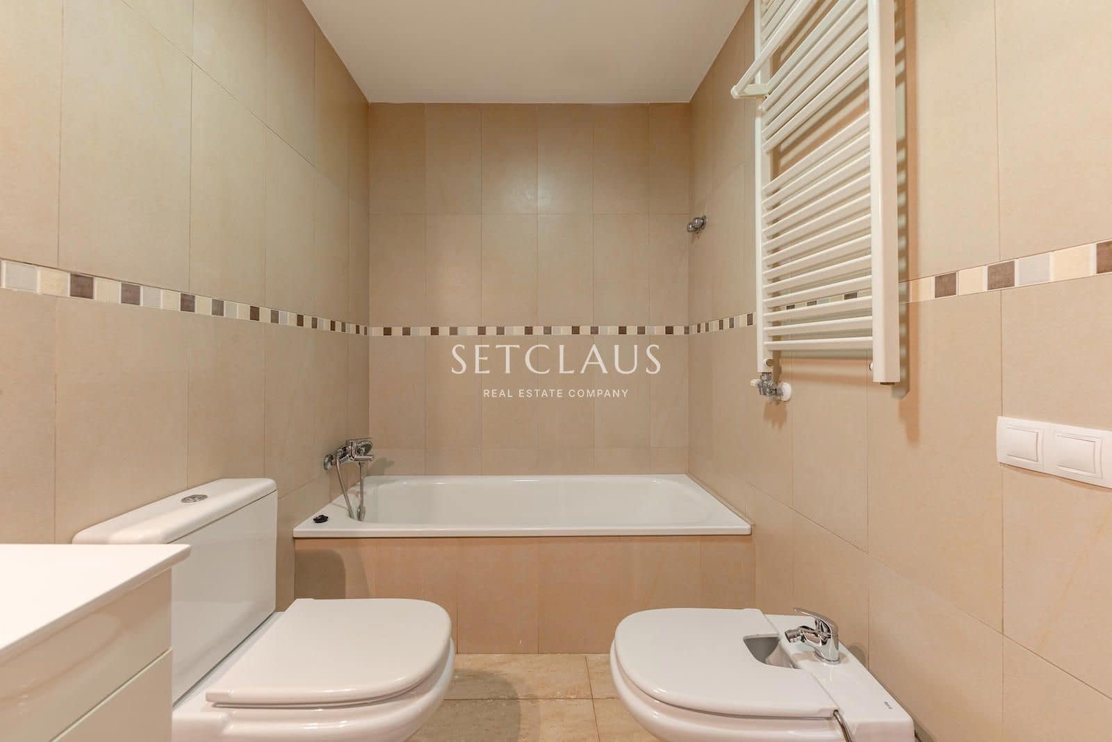 3 bedroom Villa for sale in Vilanova del Valles with garage - € 470,000 (Ref: 9716747)