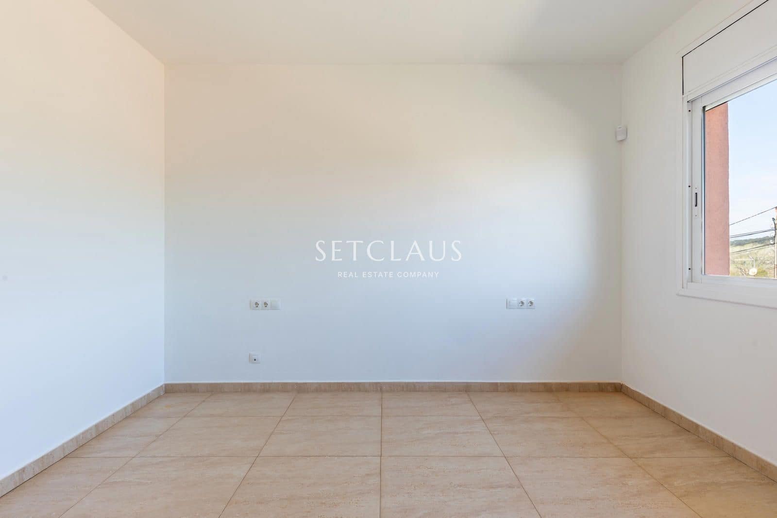 3 bedroom Villa for sale in Vilanova del Valles with garage - € 470,000 (Ref: 9716747)