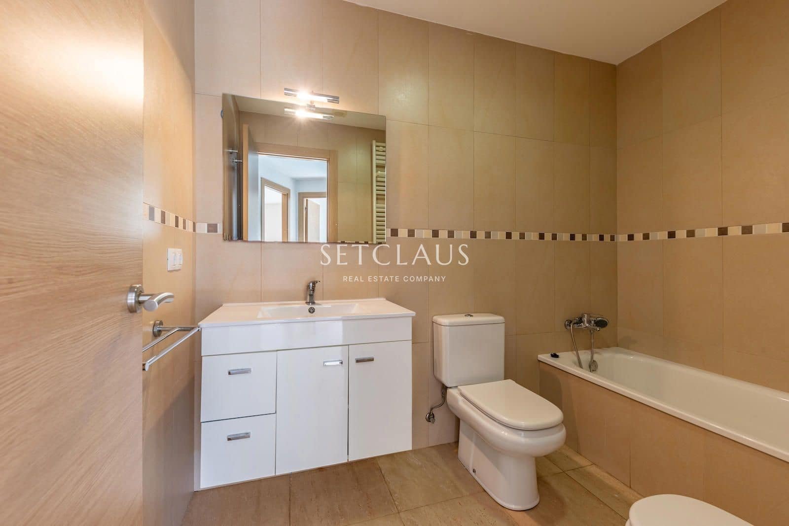 3 bedroom Villa for sale in Vilanova del Valles with garage - € 470,000 (Ref: 9716747)