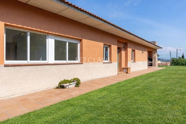 3 bedroom Villa for sale in Vilanova del Vallès with garage - € 470,000 (Ref: 9716747)
