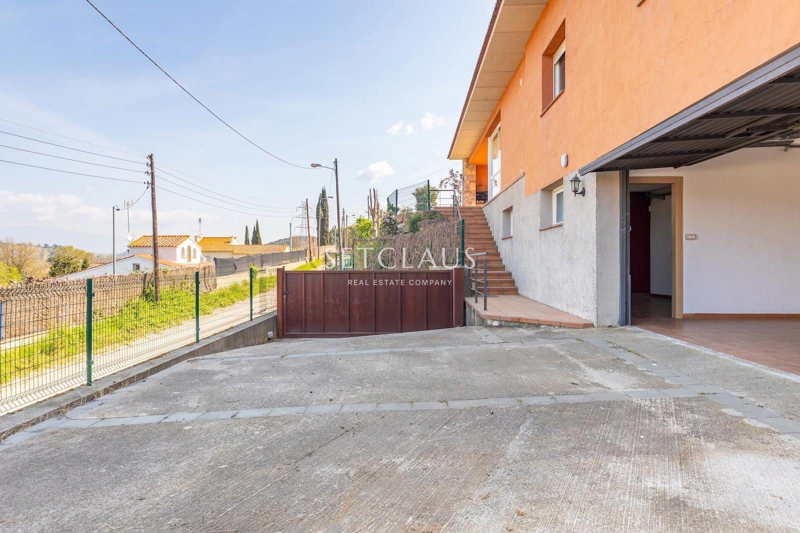 3 bedroom Villa for sale in Vilanova del Valles with garage - € 470,000 (Ref: 9716747)
