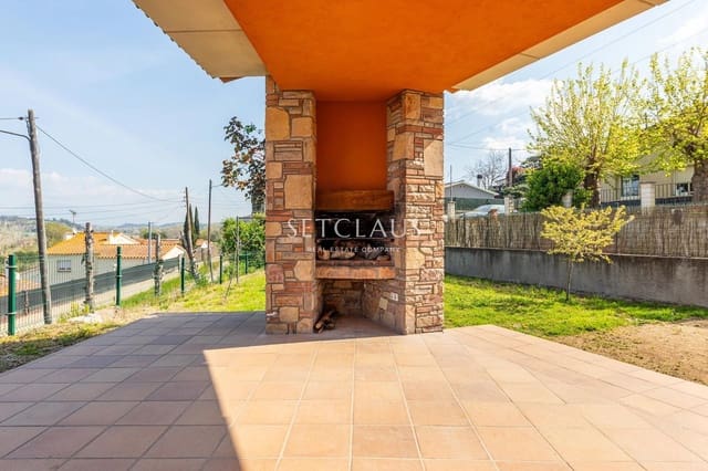 3 bedroom Villa for sale in Vilanova del Vallès with garage - € 470,000 (Ref: 9716747)