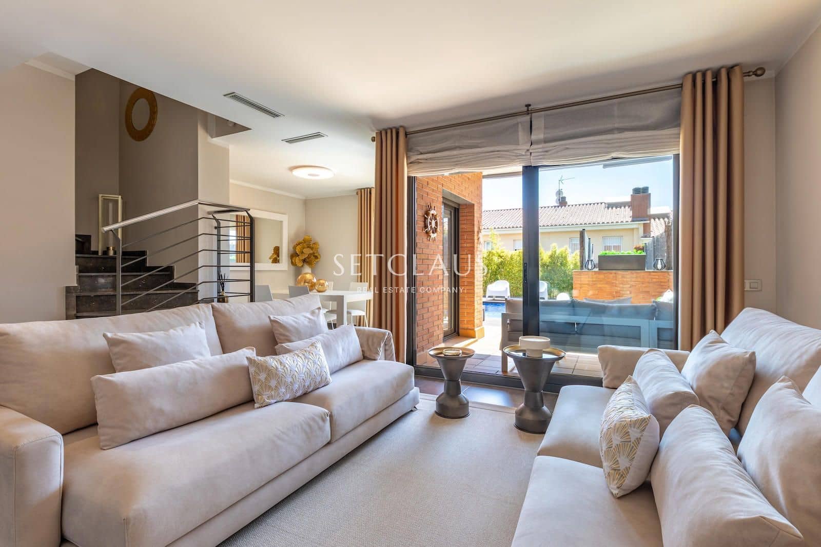 5 soverom Hus til salgs i El Masnou med svømmebasseng garasje - € 949 000 (Ref: 9769942)