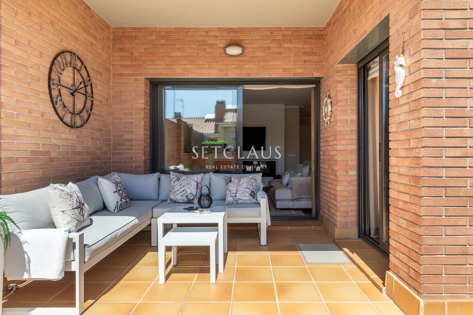 5 soverom Hus til salgs i El Masnou med svømmebasseng garasje - € 949 000 (Ref: 9769942)