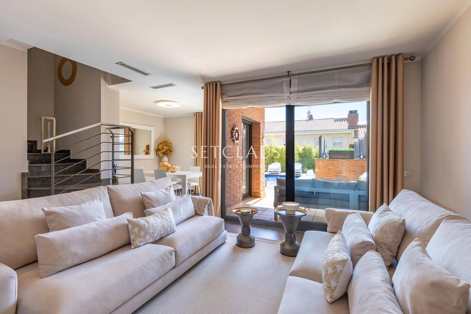 5 soverom Hus til salgs i El Masnou med svømmebasseng garasje - € 949 000 (Ref: 9769942)