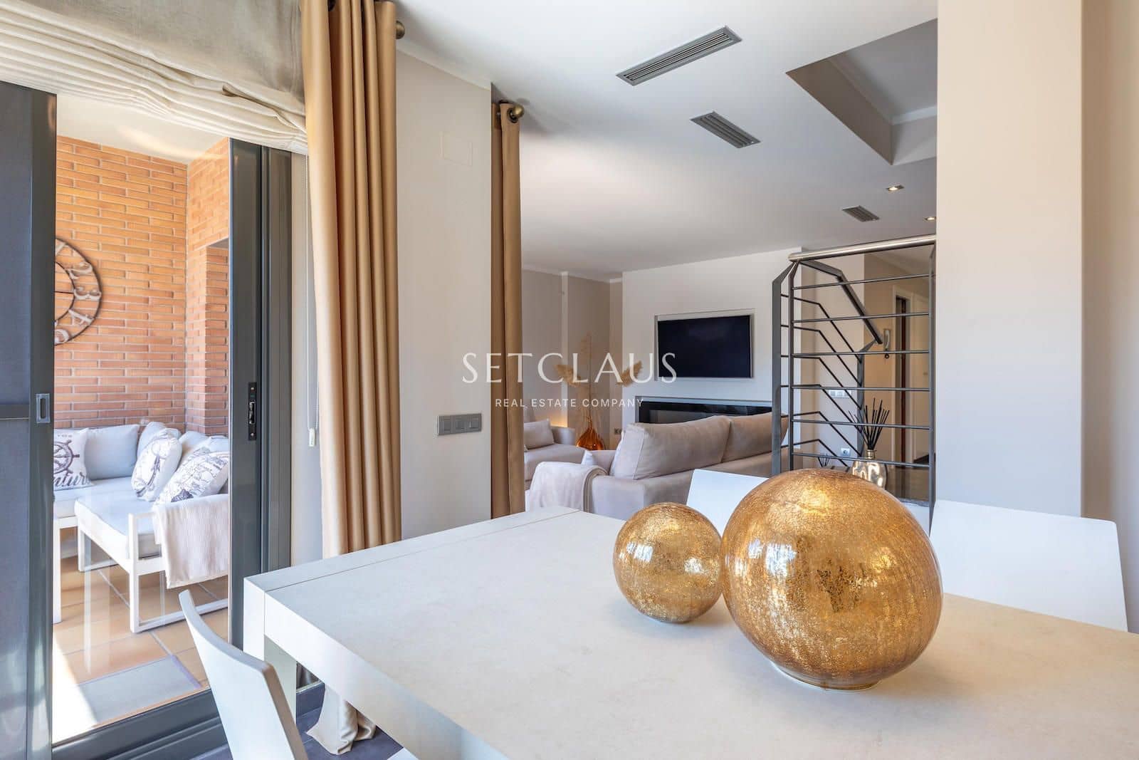 5 soverom Hus til salgs i El Masnou med svømmebasseng garasje - € 949 000 (Ref: 9769942)