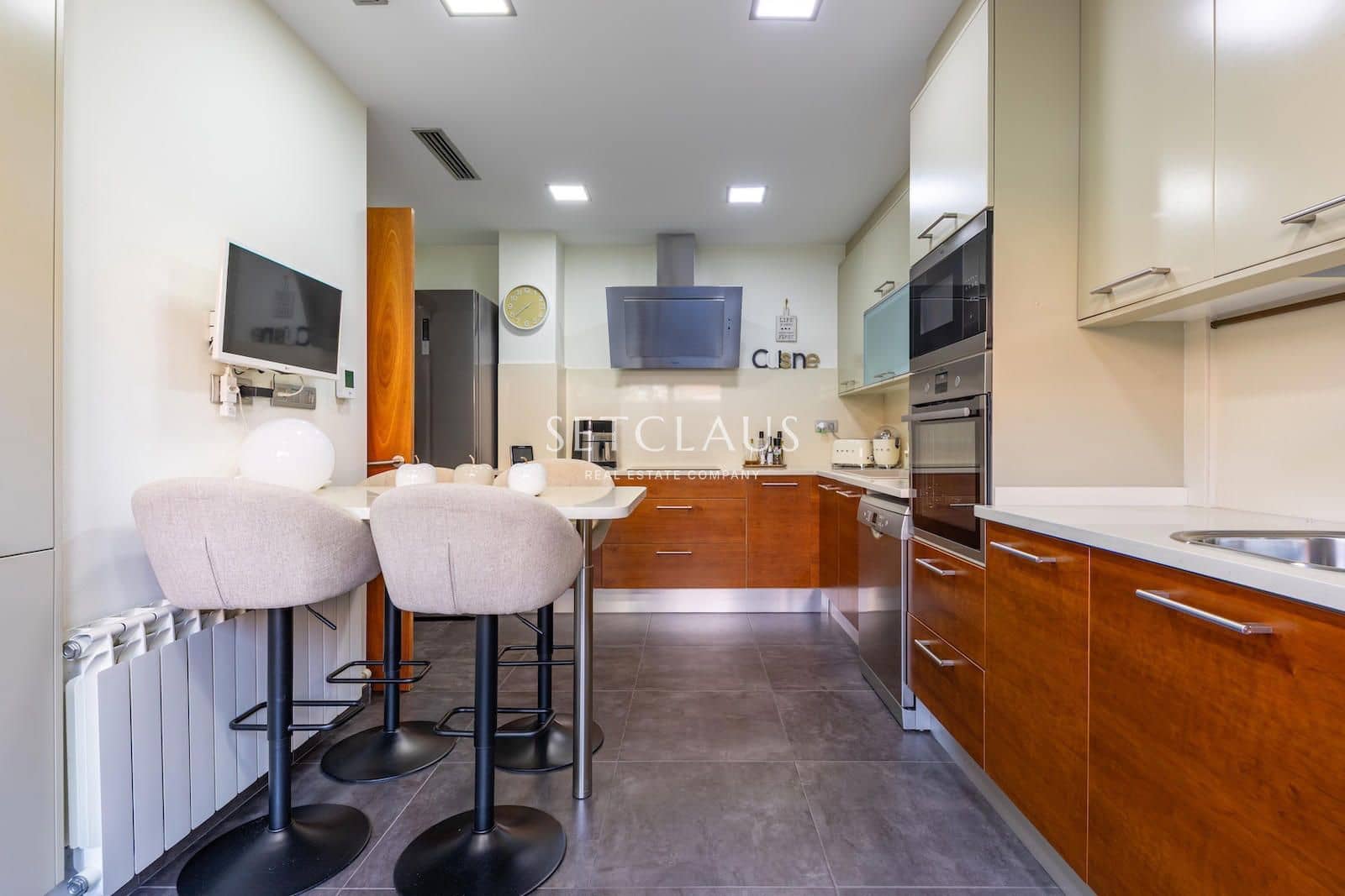 5 soverom Hus til salgs i El Masnou med svømmebasseng garasje - € 949 000 (Ref: 9769942)