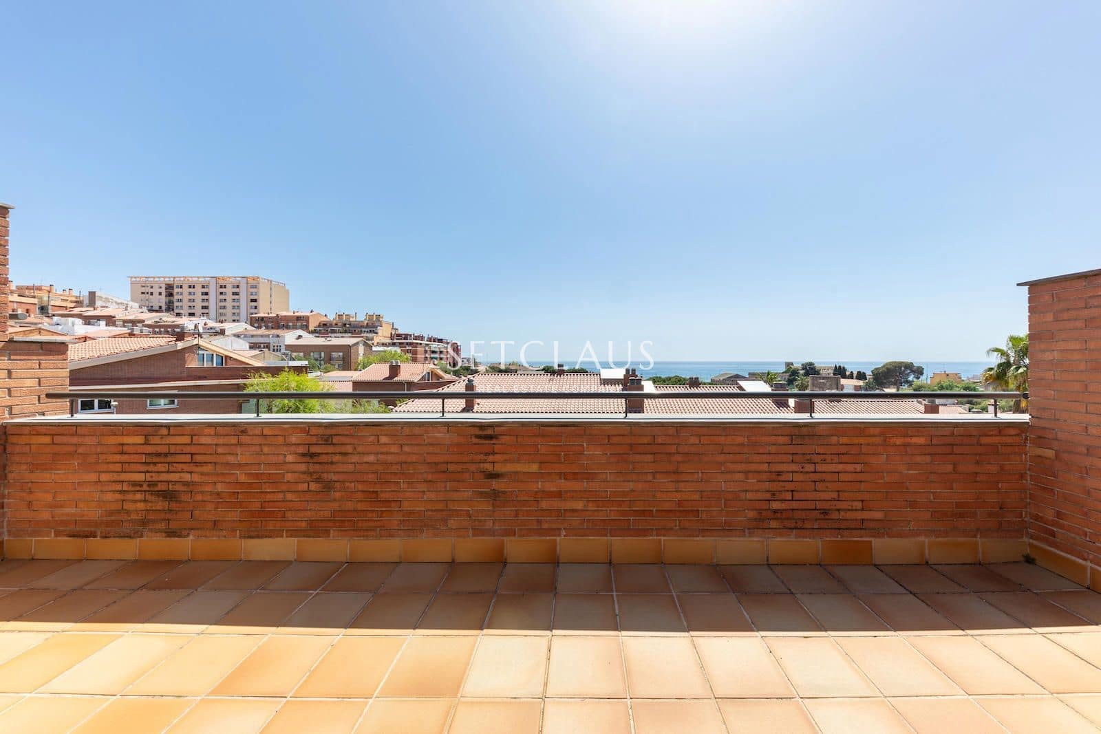 5 soverom Hus til salgs i El Masnou med svømmebasseng garasje - € 949 000 (Ref: 9769942)