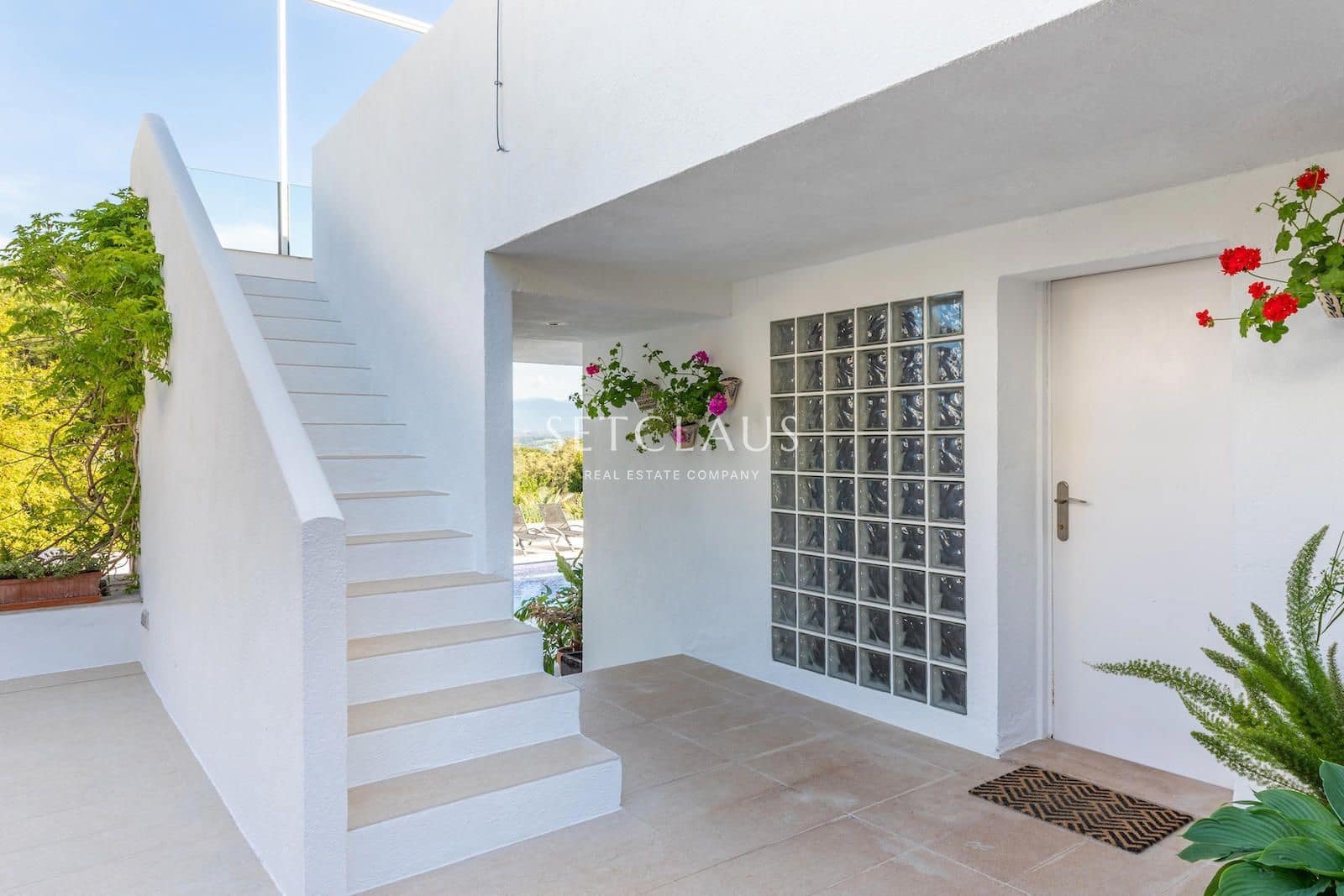 3 soveværelse Villa til salg i Vallromanes med swimmingpool - € 722.000 (Ref: 9782435)