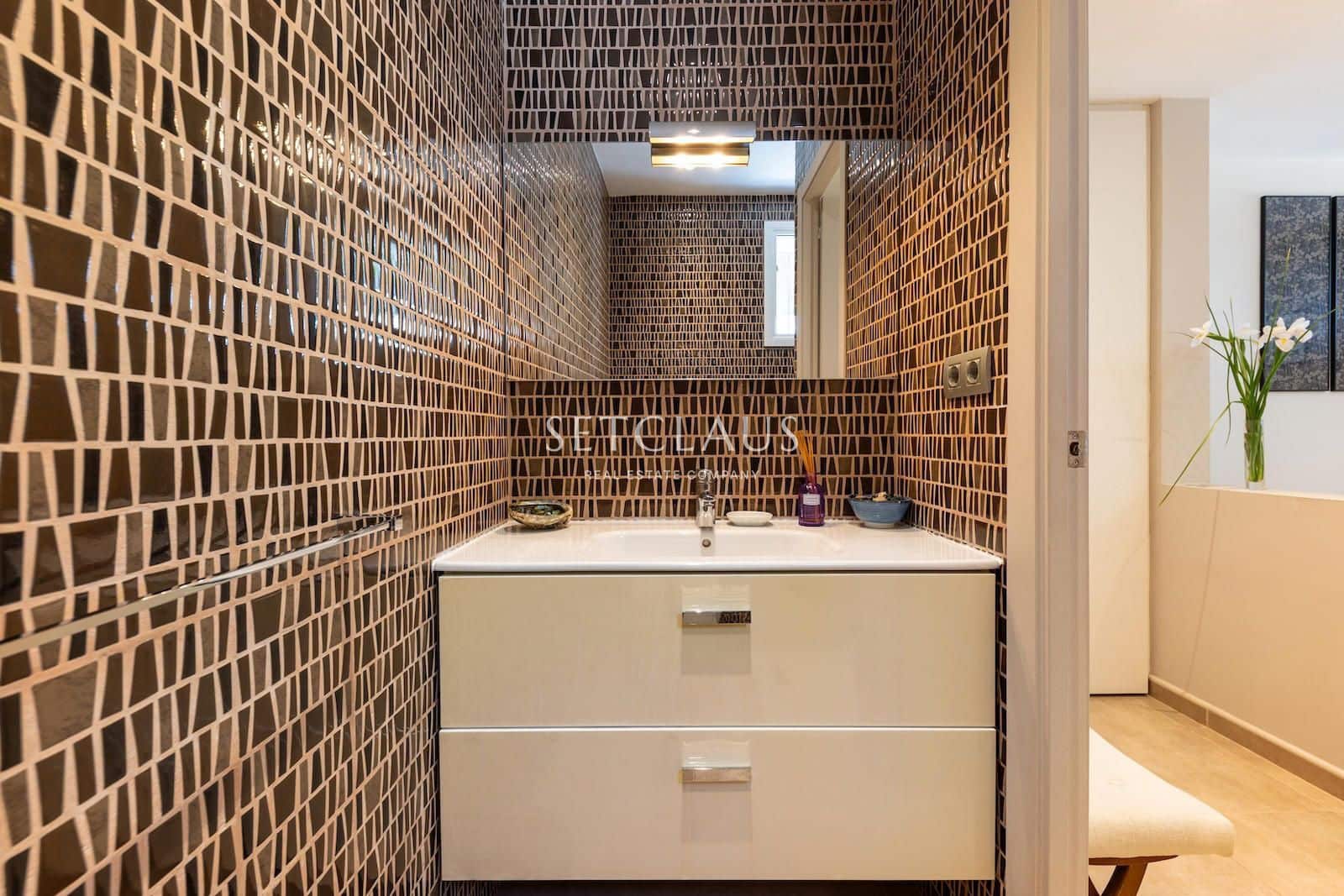 3 soveværelse Villa til salg i Vallromanes med swimmingpool - € 722.000 (Ref: 9782435)