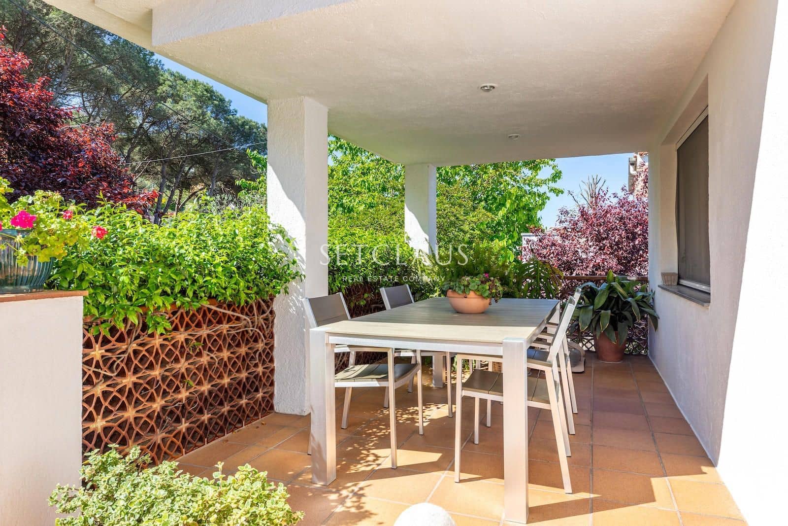 3 soveværelse Villa til salg i Vallromanes med swimmingpool - € 722.000 (Ref: 9782435)