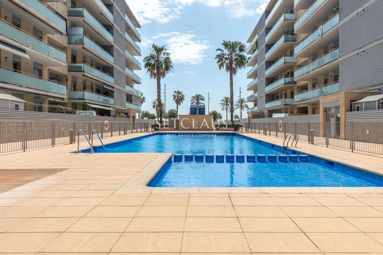 Piso de 3 habitaciones en Badalona en venta con piscina - 528.000 € (Ref: 9806966)