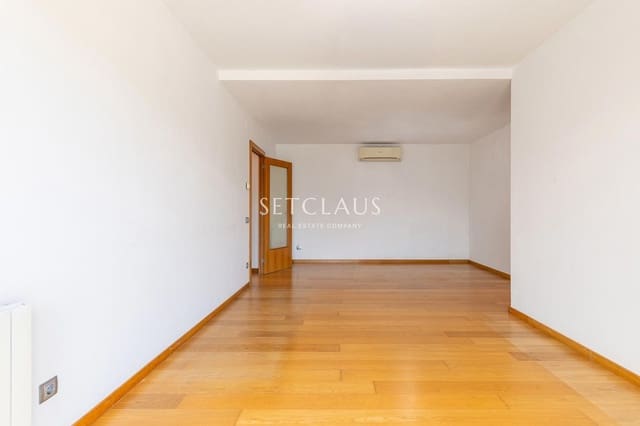 Piso de 3 habitaciones en Badalona en venta con piscina - 520.000 € (Ref: 9807423)