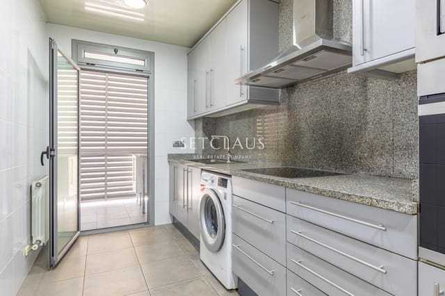 Piso de 3 habitaciones en Badalona en venta con piscina - 520.000 € (Ref: 9807423)