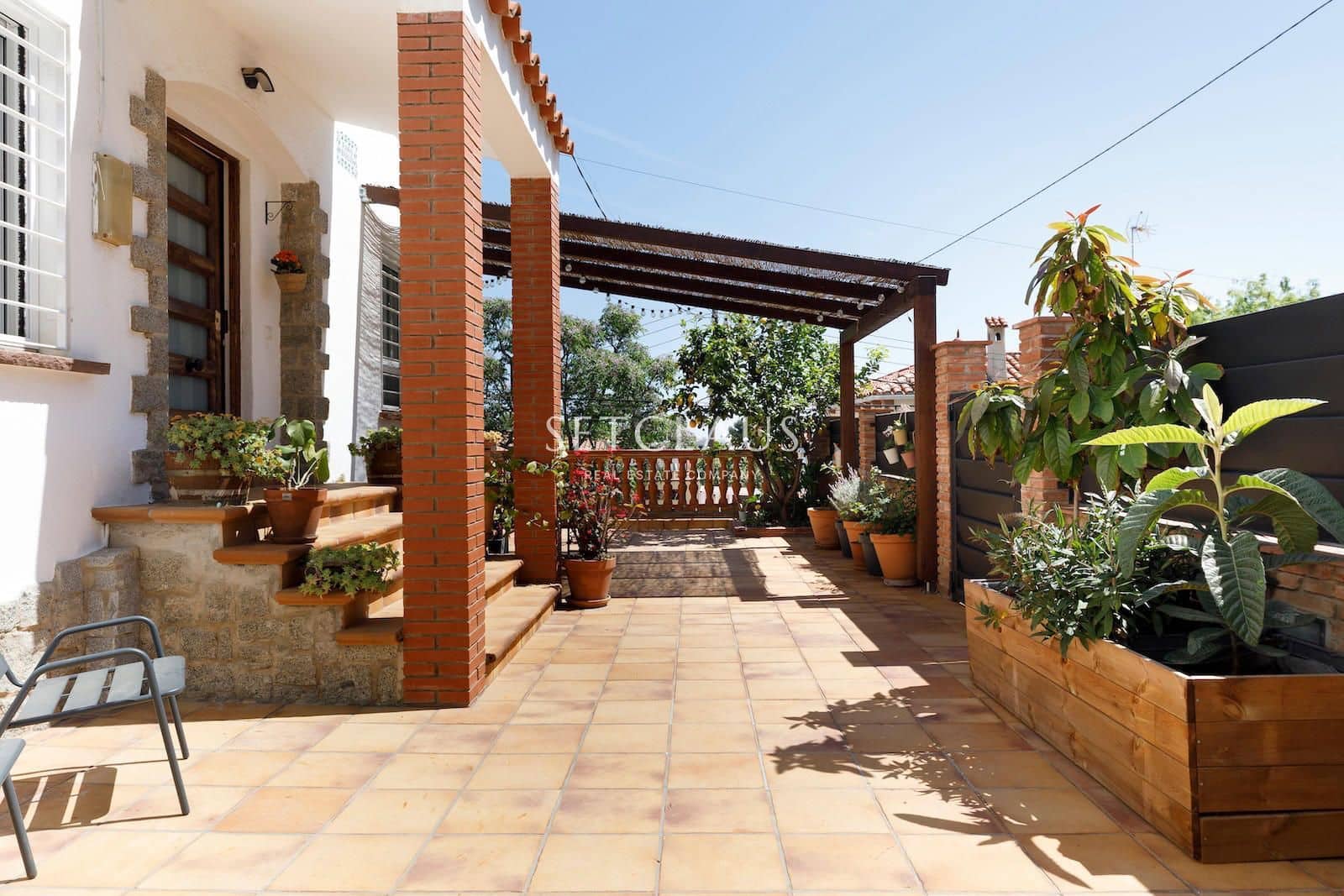 4 makuuhuone Huvila myytävänä paikassa El Masnou - 750 000 € (Ref: 9807424)