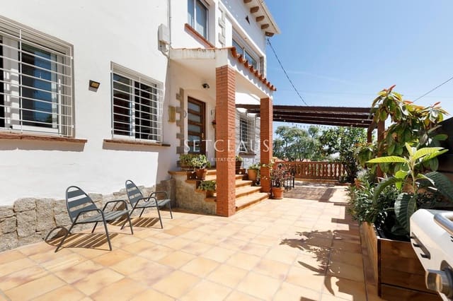 4 makuuhuone Huvila myytävänä paikassa El Masnou - 750 000 € (Ref: 9807424)