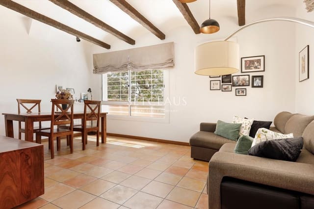 4 makuuhuone Huvila myytävänä paikassa El Masnou - 750 000 € (Ref: 9807424)