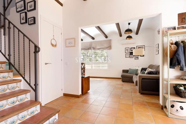 4 makuuhuone Huvila myytävänä paikassa El Masnou - 750 000 € (Ref: 9807424)