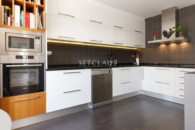 4 makuuhuone Huvila myytävänä paikassa El Masnou - 750 000 € (Ref: 9807424)