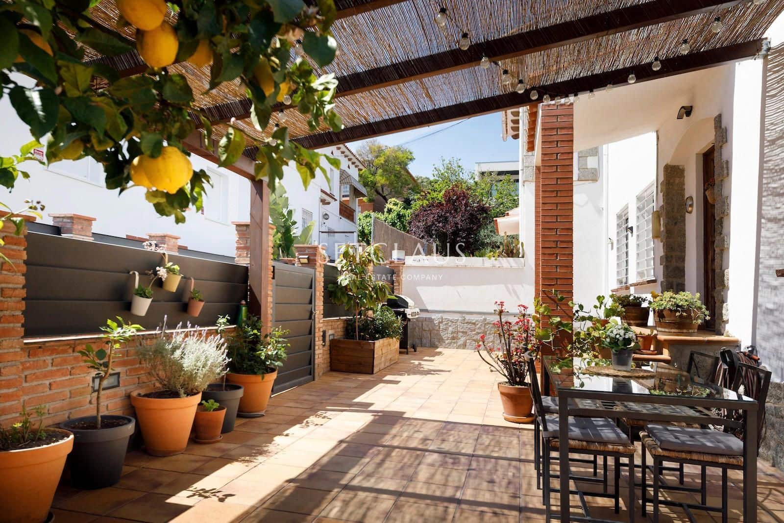 4 makuuhuone Huvila myytävänä paikassa El Masnou - 750 000 € (Ref: 9807424)