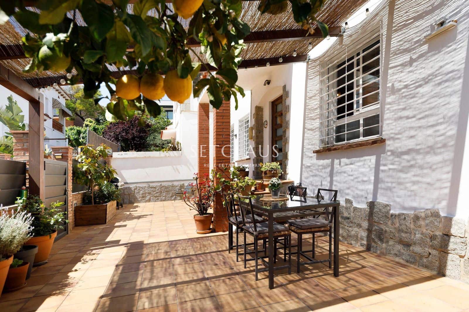 4 makuuhuone Huvila myytävänä paikassa El Masnou - 750 000 € (Ref: 9807424)