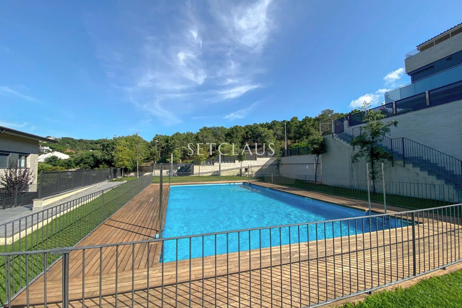 4 soveværelse Byhus til leje i Teia med swimmingpool garage - € 2.950 (Ref: 9818744)