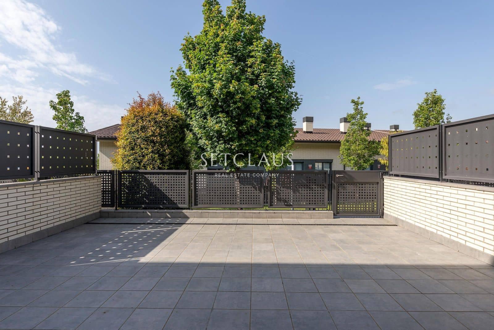 4 soveværelse Byhus til leje i Teia med swimmingpool garage - € 2.950 (Ref: 9818744)