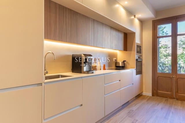 Piso de 2 habitaciones en La Sagrada Família, Barcelona ciudad en venta - 480.000 € (Ref: 9819561)