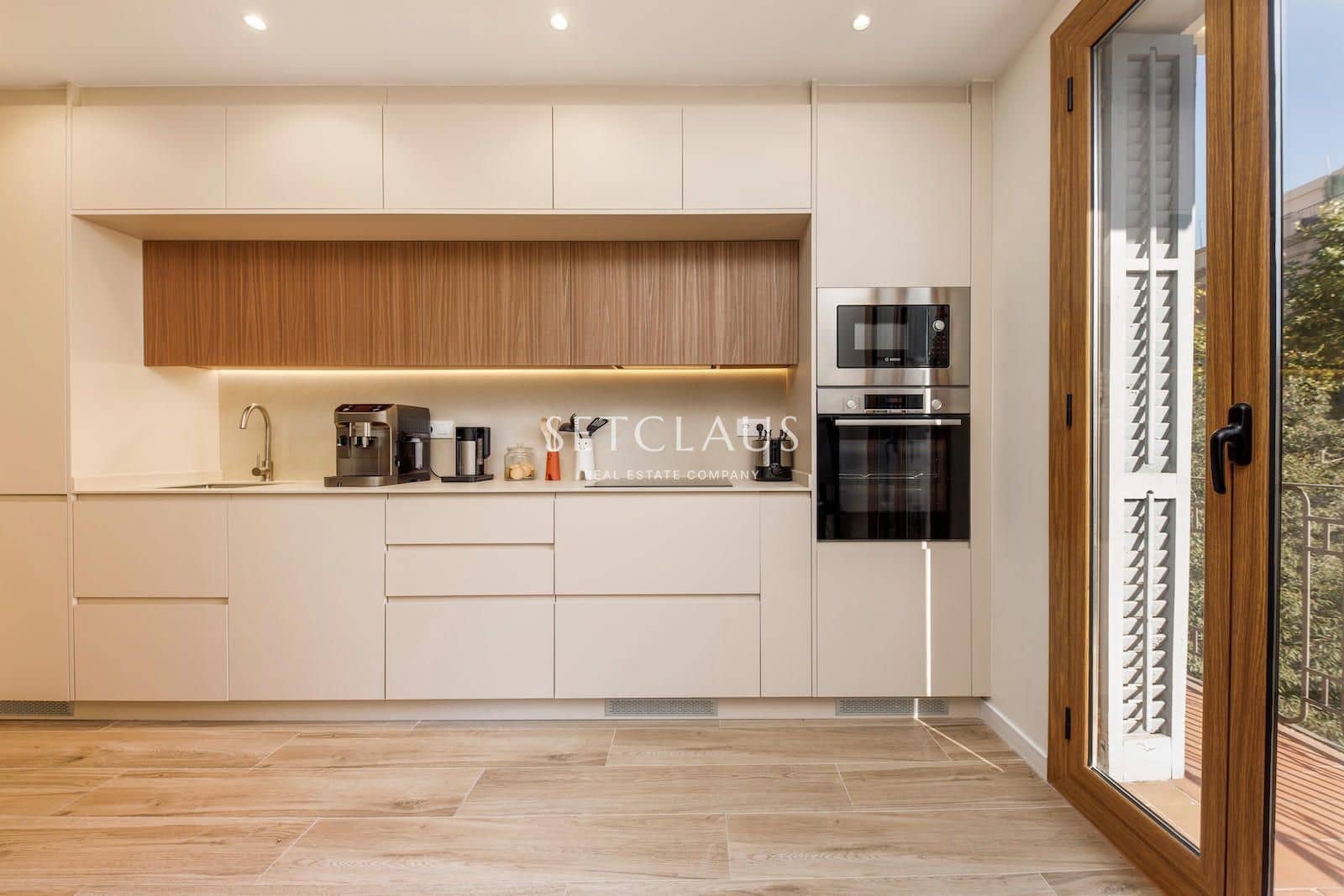 2 bedroom Flat for sale in Barcelona city - € 480,000 (Ref: 9819561)