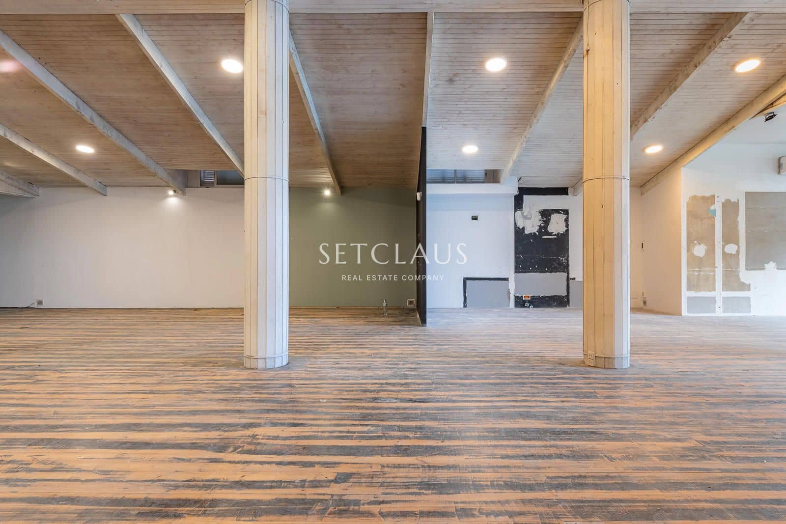 Commercial for sale in El Masnou - € 490,000 (Ref: 9838556)