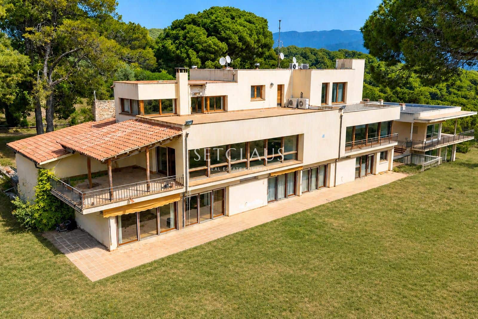 10 soveværelse Villa til salg i L'Ametlla del Valles med swimmingpool garage - € 1.500.000 (Ref: 9838651)