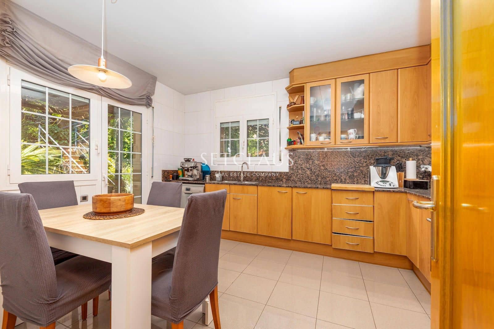 4 sypialnia Willa na sprzedaż w Teia z basenem garażem - 775 000 € (Ref: 9866048)