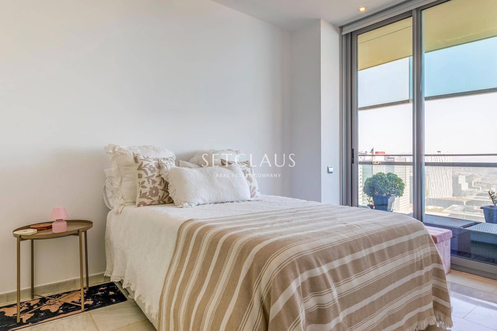 3 sypialnia Mieszkanie na sprzedaż w Miasto Barcelona z basenem - 1 780 000 € (Ref: 9866196)