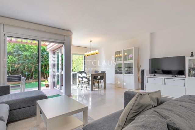 4 sypialnia Dom na sprzedaż w Premià de Dalt z basenem garażem - 635 000 € (Ref: 9872691)