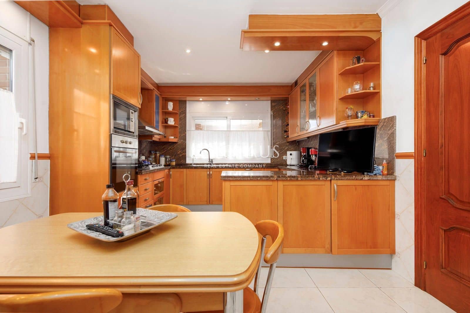 5 bedroom Villa for sale in Vilassar de Dalt with pool garage - € 995,000 (Ref: 9883687)