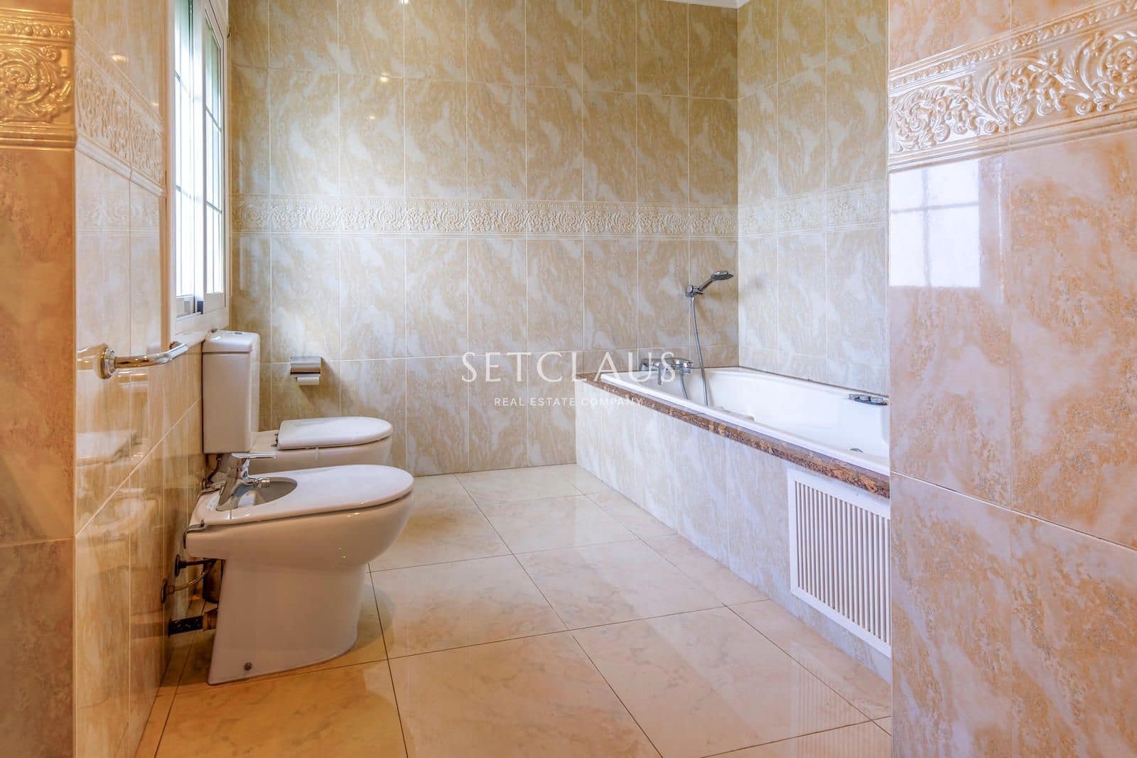 5 bedroom Villa for sale in Vilassar de Dalt with pool garage - € 995,000 (Ref: 9883687)