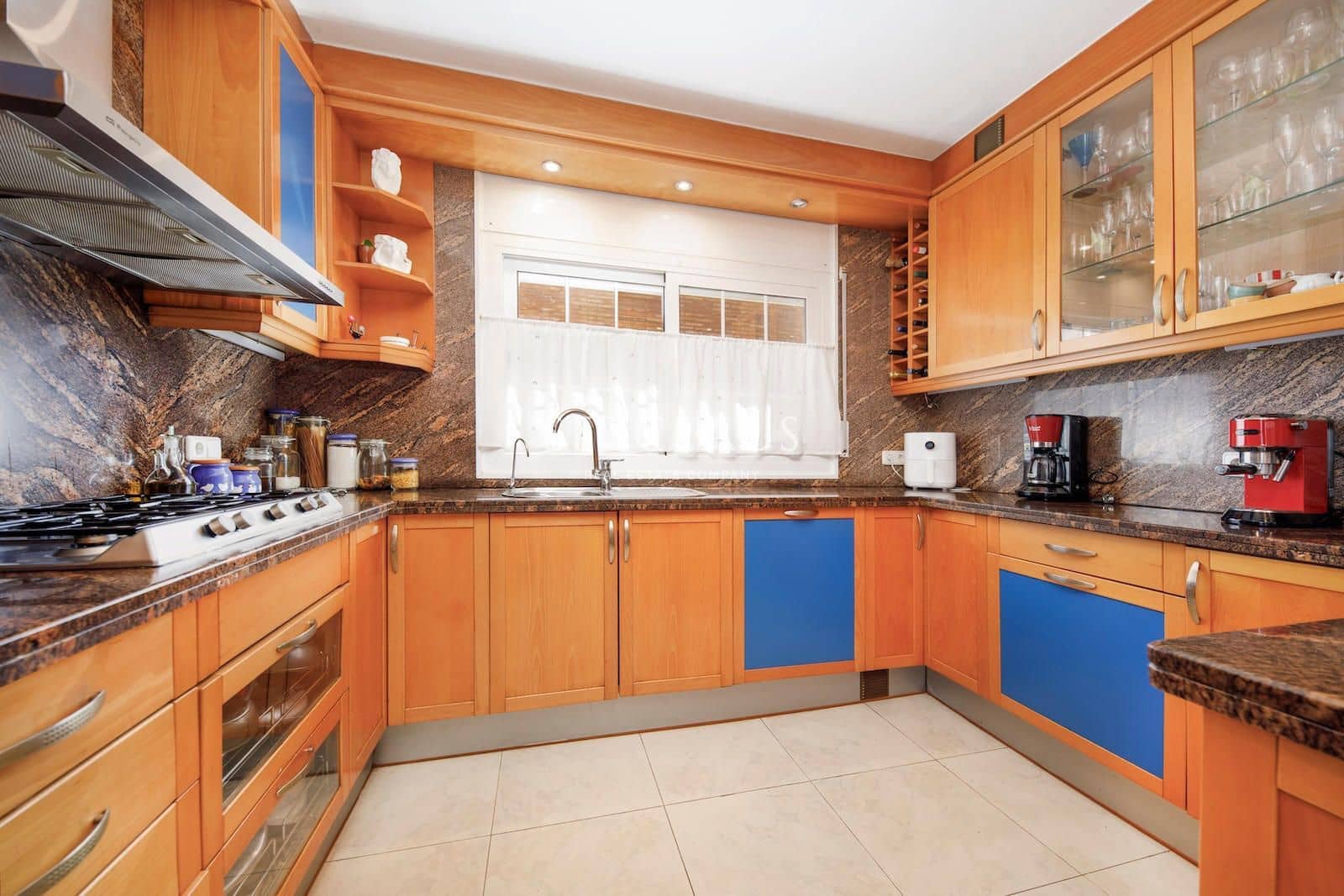 5 bedroom Villa for sale in Vilassar de Dalt with pool garage - € 995,000 (Ref: 9883687)