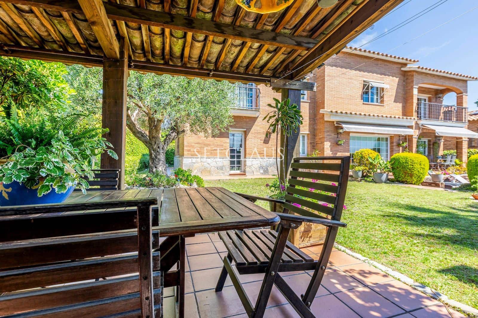 5 bedroom Villa for sale in Vilassar de Dalt with pool garage - € 995,000 (Ref: 9883687)