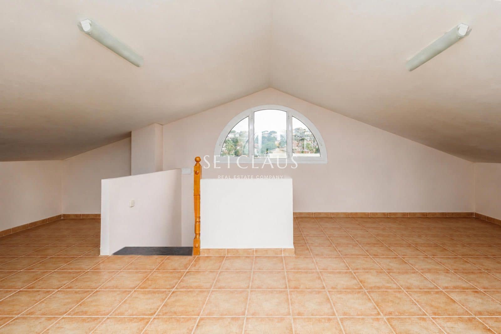 5 quarto Moradia para venda em Teia com piscina garagem - 790 000 € (Ref: 9905256)