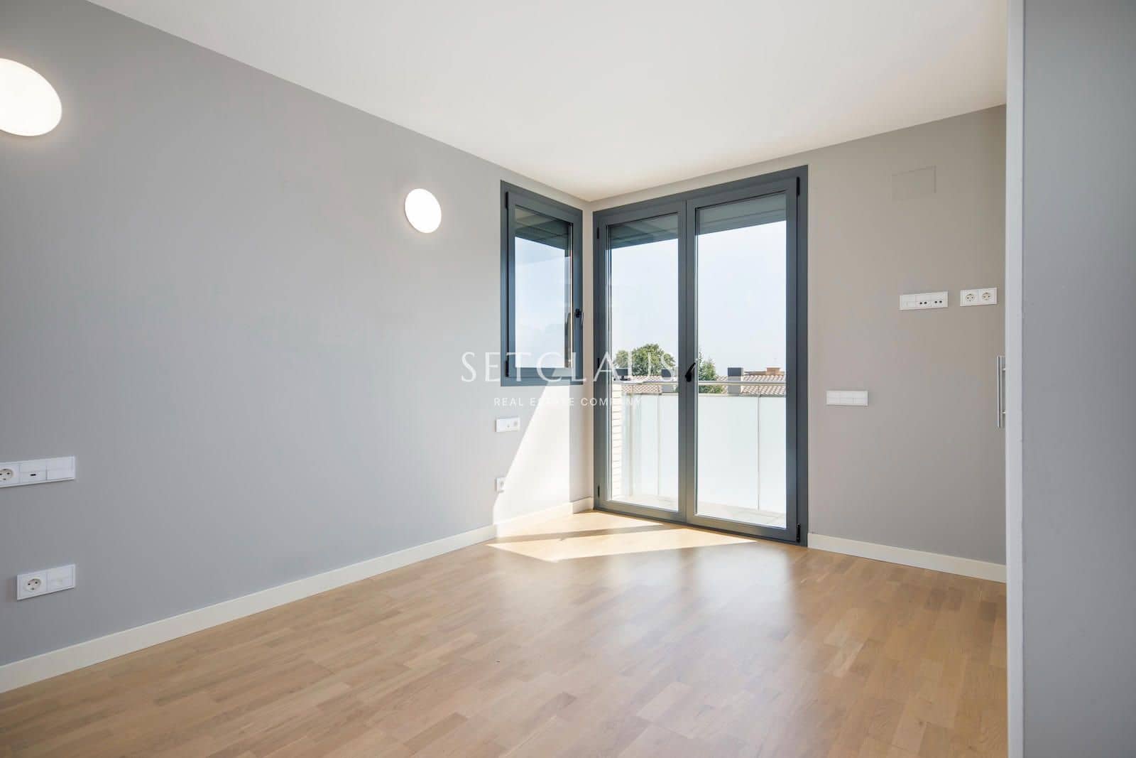 4 slaapkamer Huis te huur in Teia met zwembad garage - € 3.000 (Ref: 9953356)