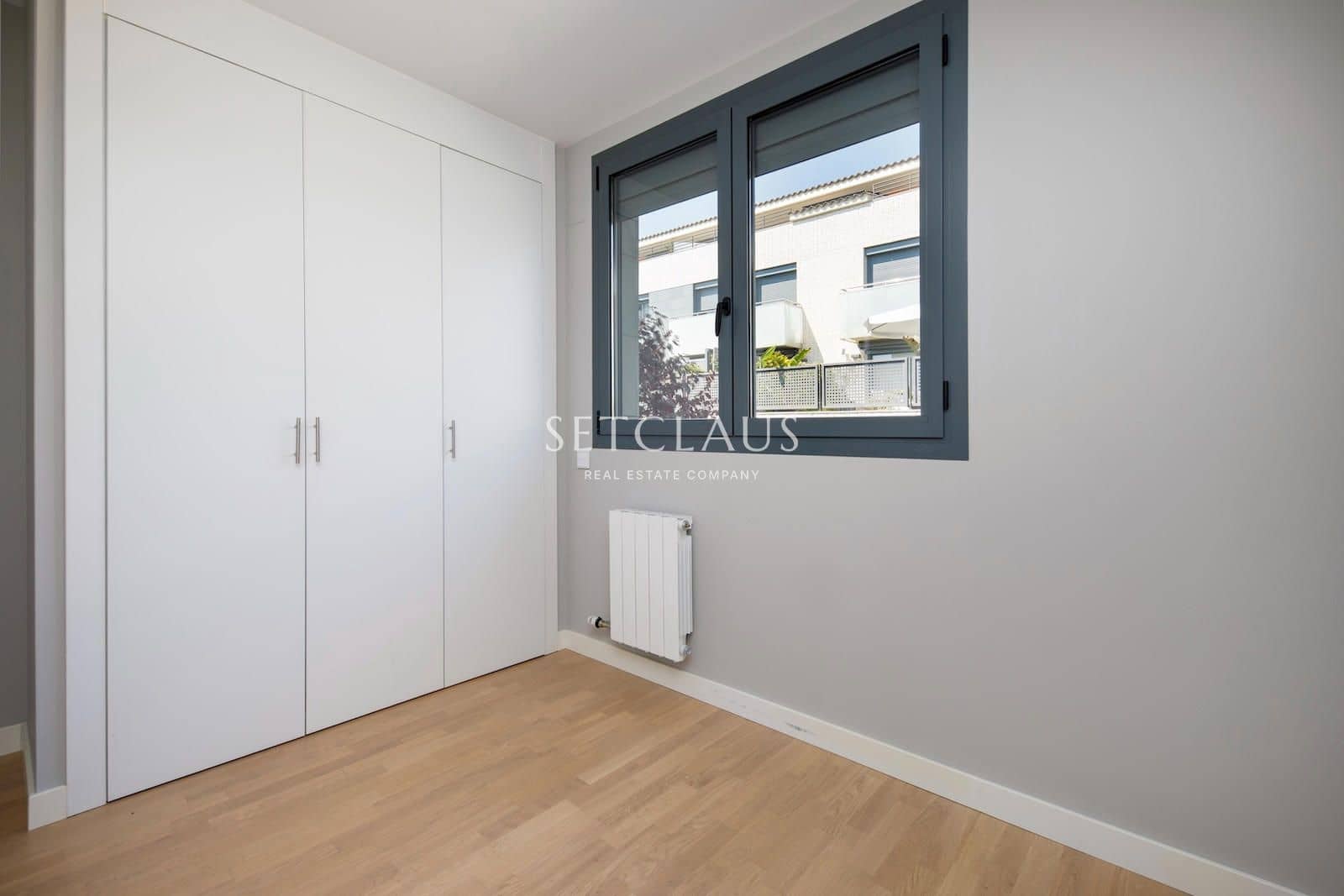 4 slaapkamer Huis te huur in Teia met zwembad garage - € 3.000 (Ref: 9953356)