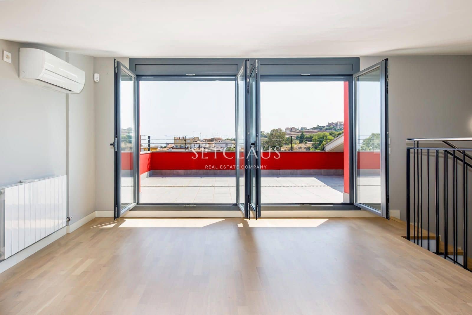 4 slaapkamer Huis te huur in Teia met zwembad garage - € 3.000 (Ref: 9953356)