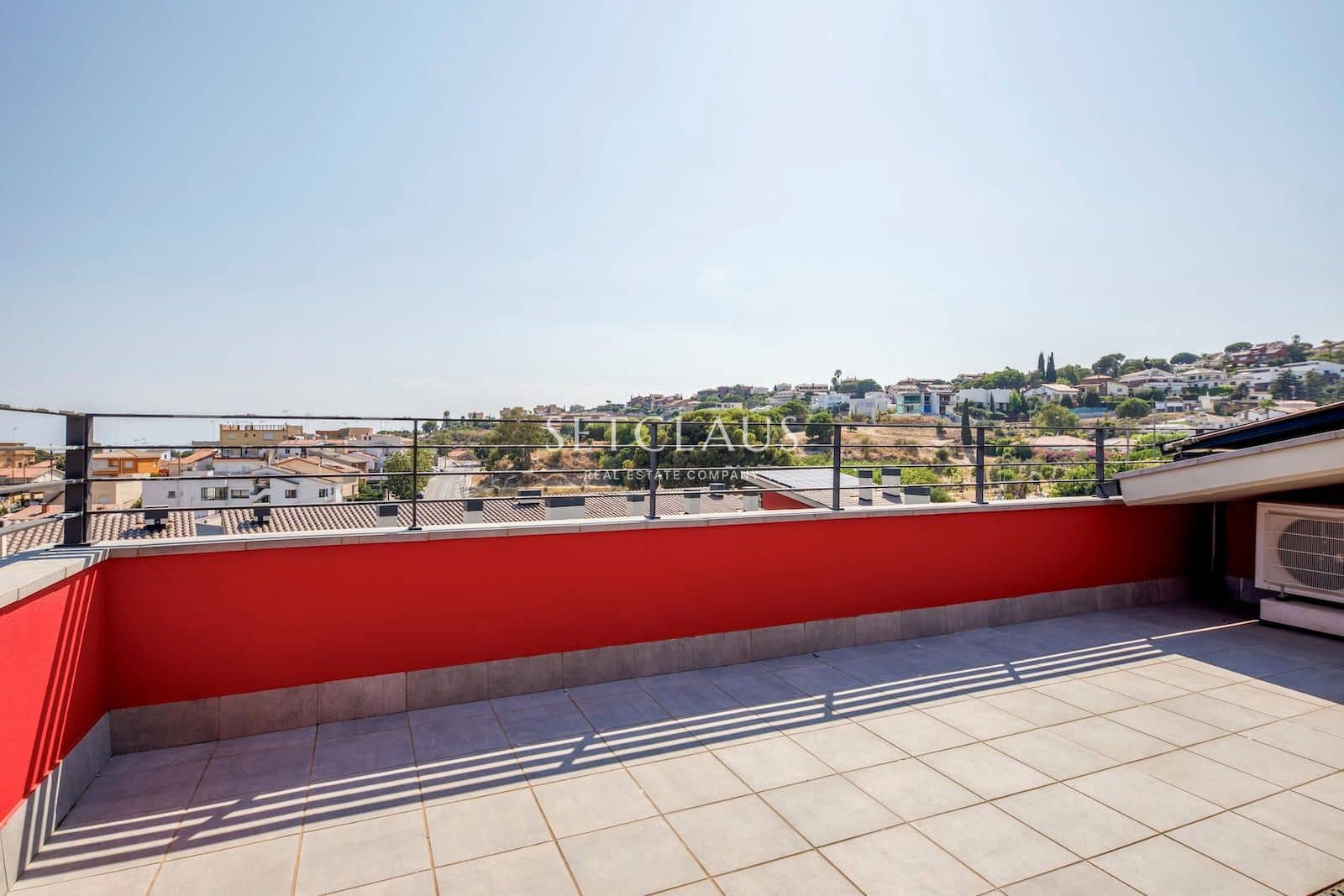4 slaapkamer Huis te huur in Teia met zwembad garage - € 3.000 (Ref: 9953356)