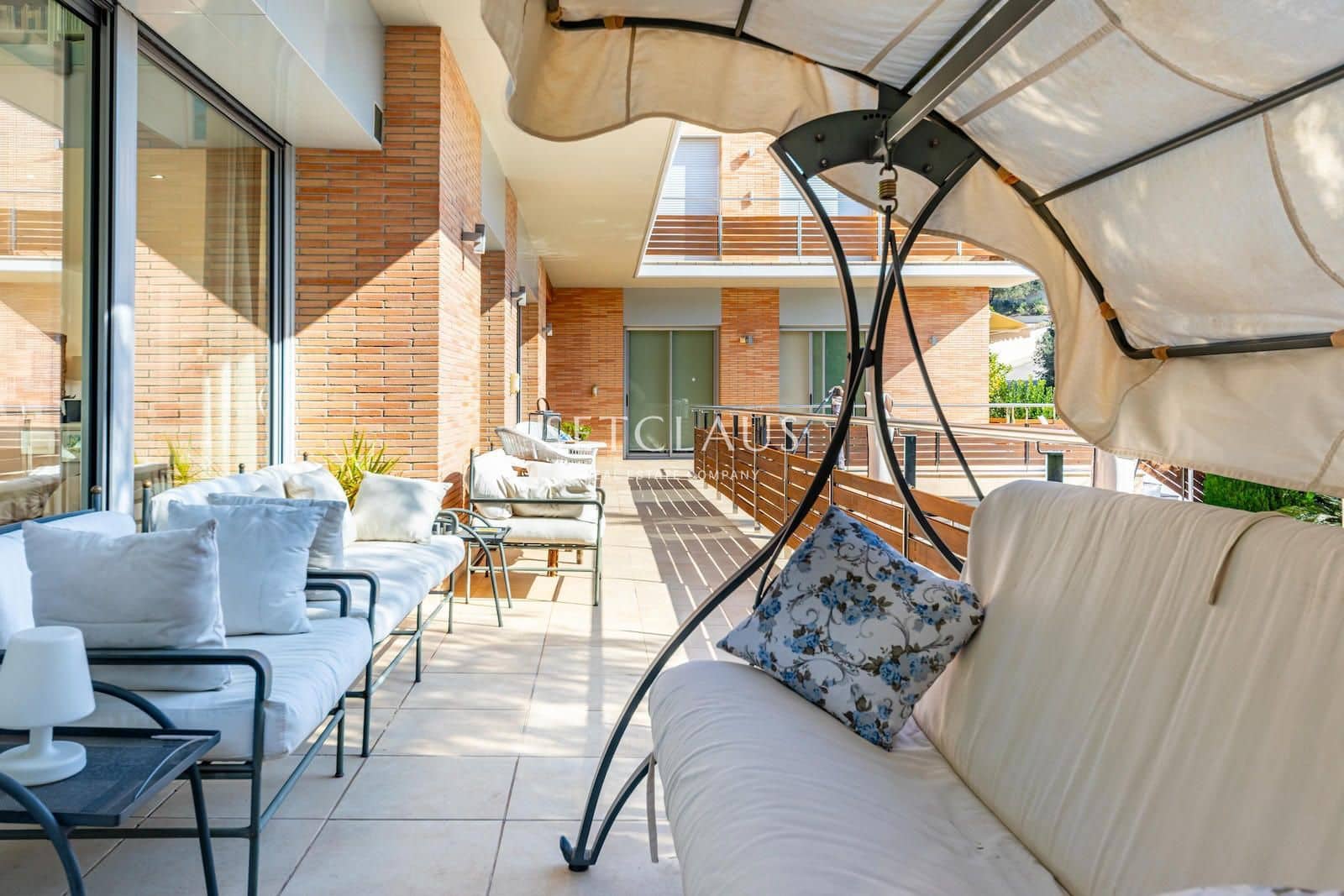 7 bedroom Villa for sale in Vallromanes with pool garage - € 1,790,000 (Ref: 9964147)